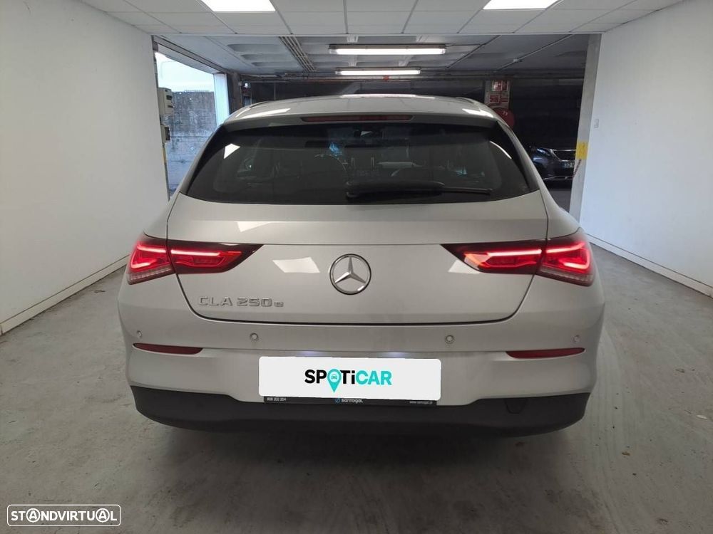 Mercedes-Benz CLA 250 e Shooting Brake AMG Line - 4