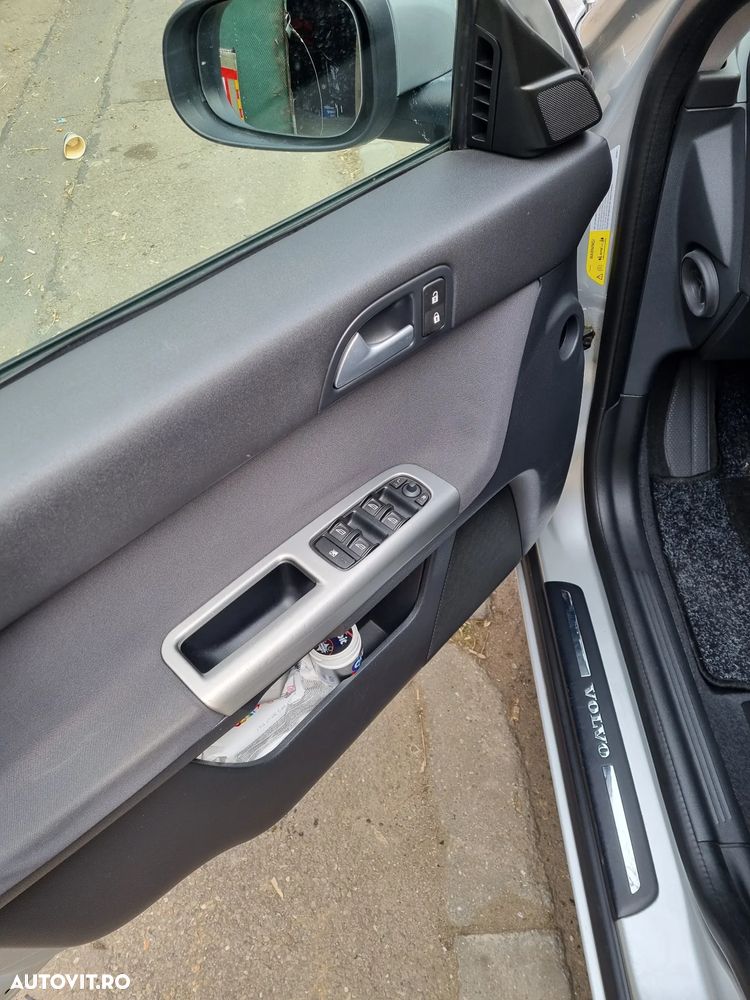 Volvo V50 1.6 D Momentum - 10