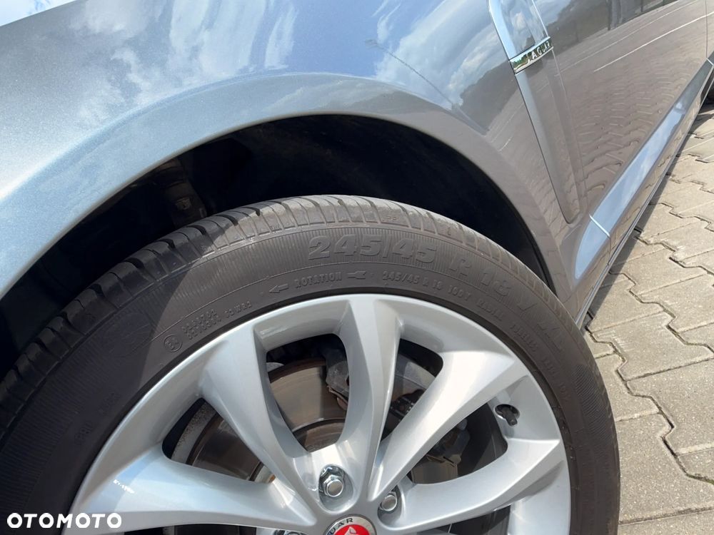 Jaguar XF 2.7 V6 D Luxury - 9