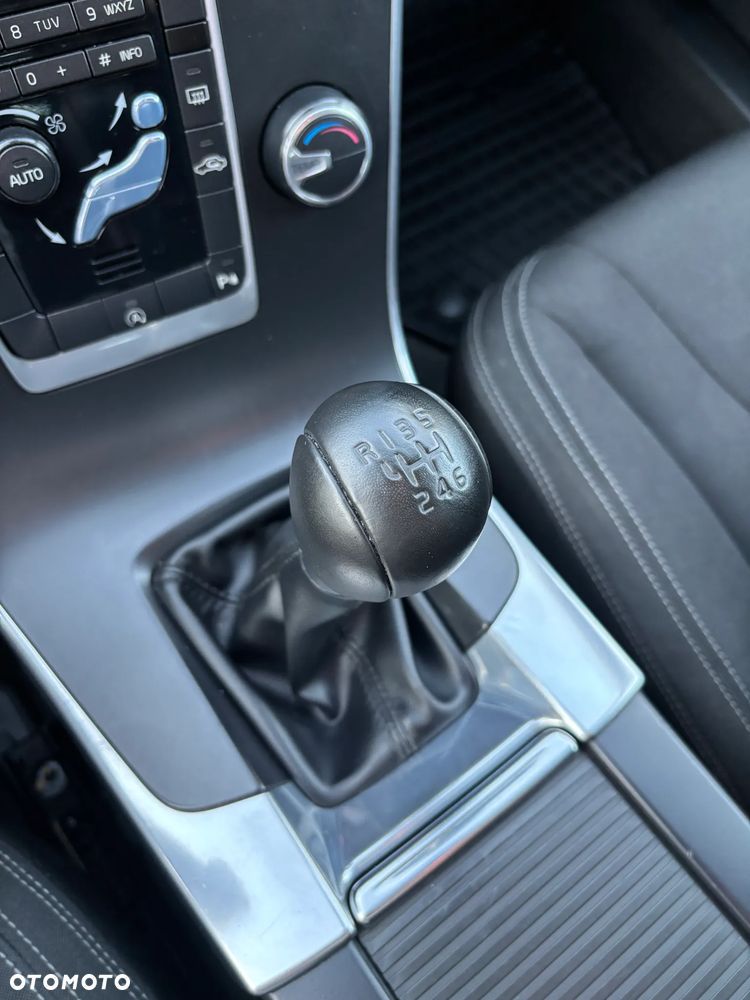 Volvo V60 D2 Momentum - 20