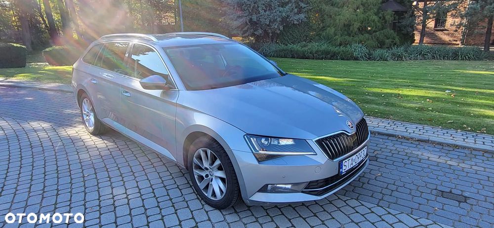 Skoda Superb 2.0 TDI Ambition DSG - 1