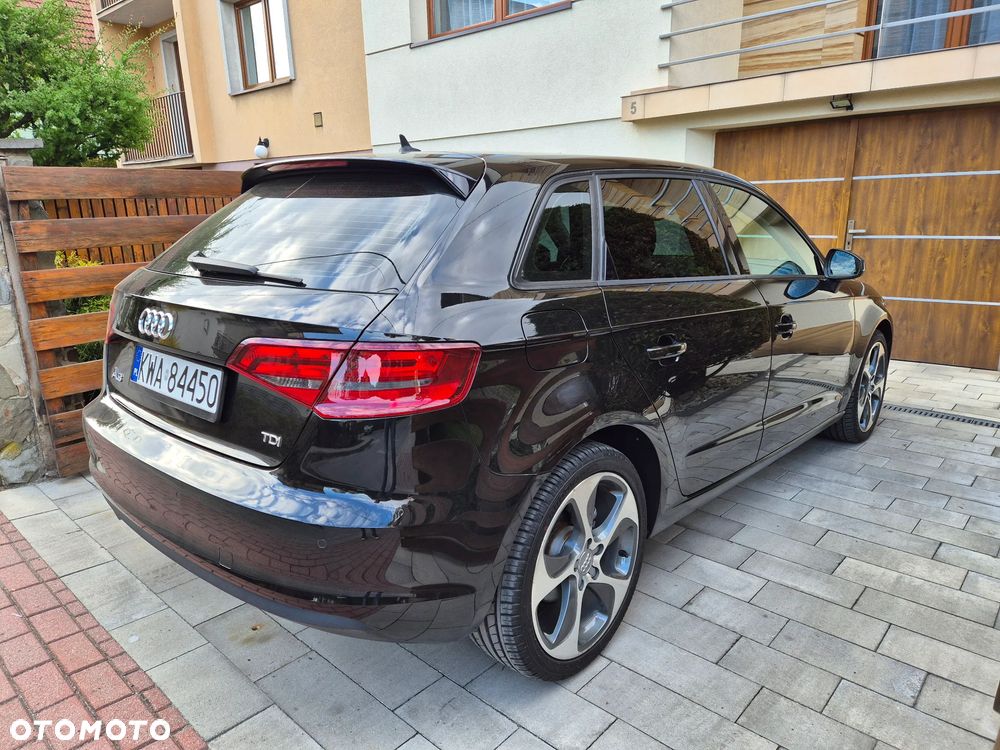 Audi A3 Sportback 1.6 TDI (clean diesel) S tronic Ambiente - 2