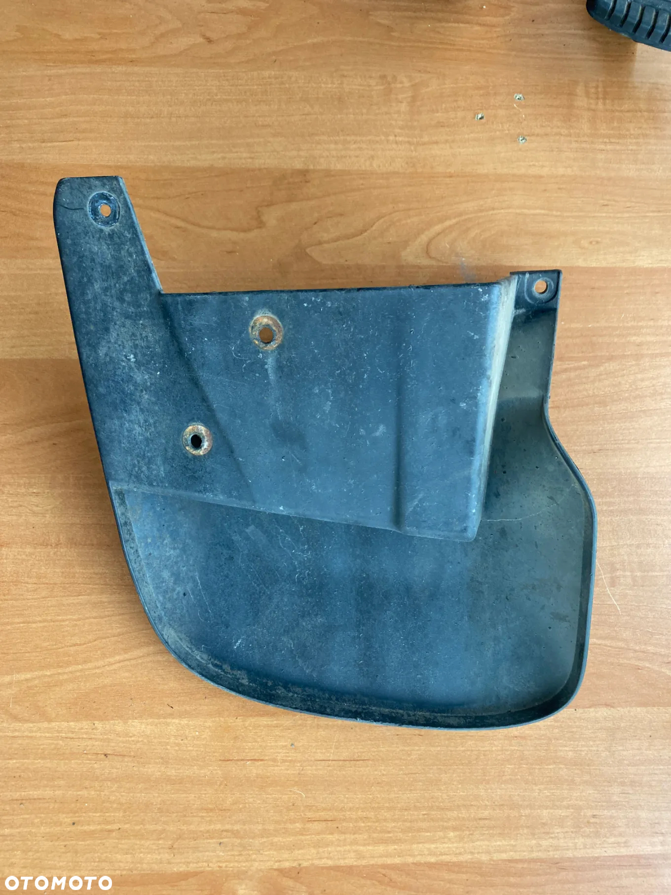 CHLAPACZ OSŁONA BŁOTNIKA PRZEDNI PRAWY MITSUBISHI L200 5370B204 - 5