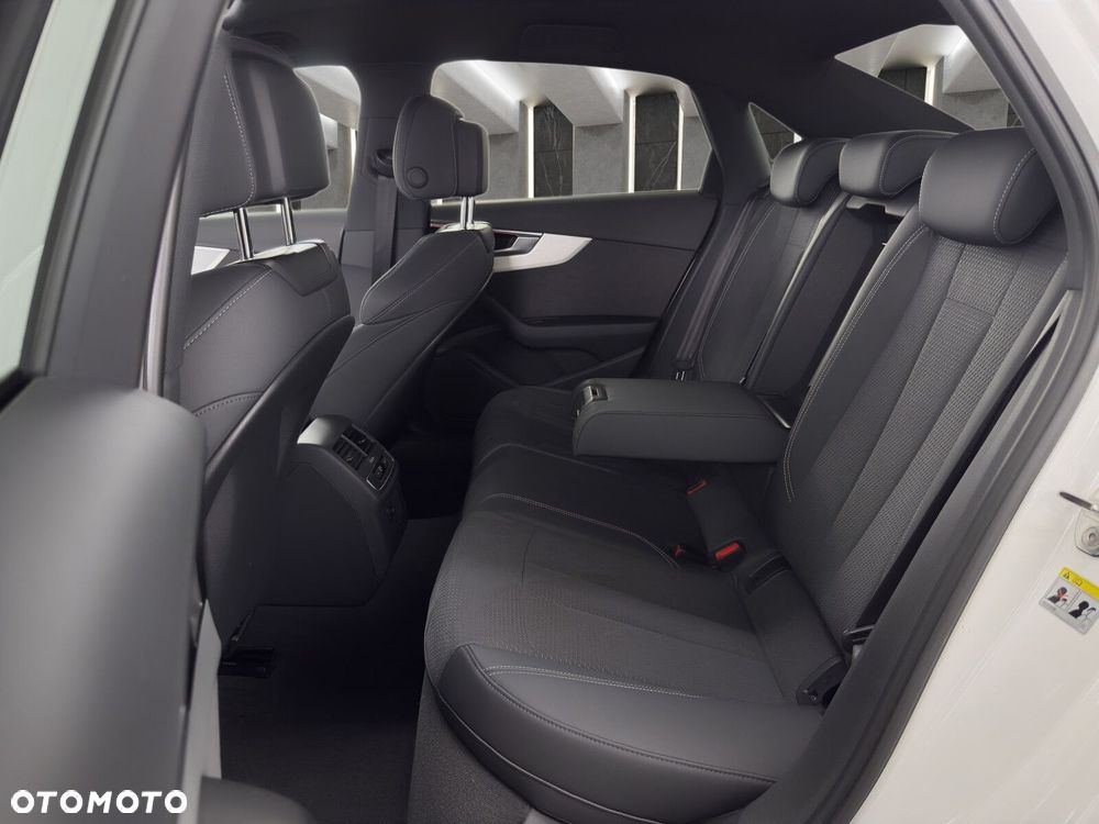 Audi A4 Limousine - 15