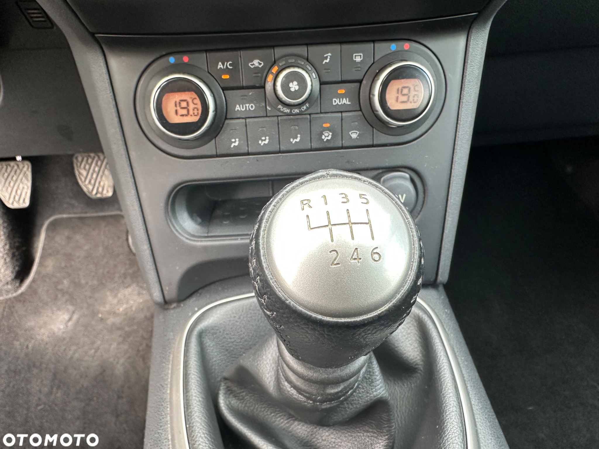 Nissan Qashqai 2.0 visia - 16