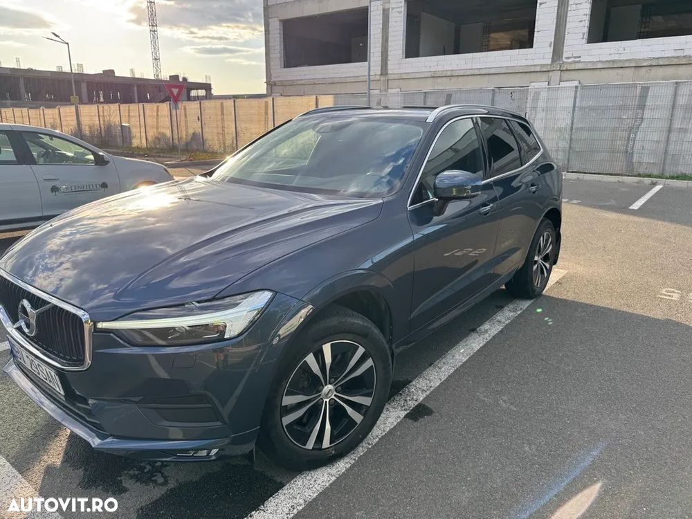 Volvo XC 60 B4 MHEV AWD Momentum Pro - 1