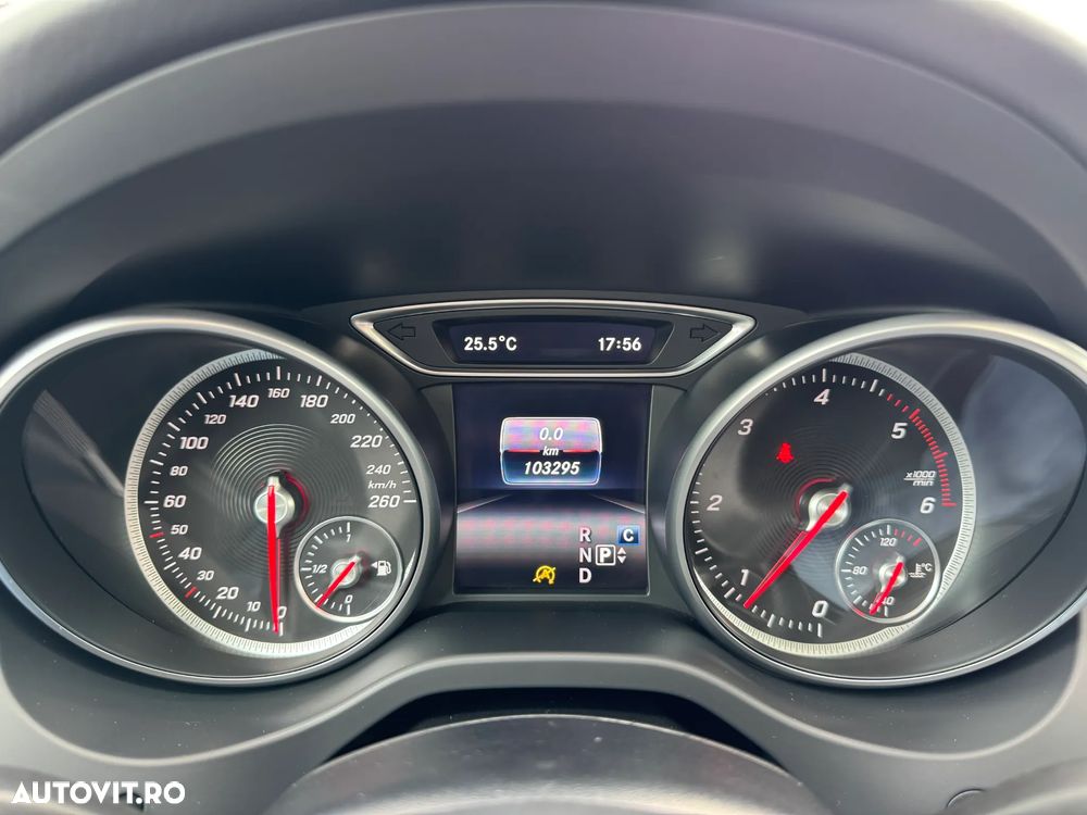 Mercedes-Benz GLA 200 d 4MATIC 7G-DCT Style - 23