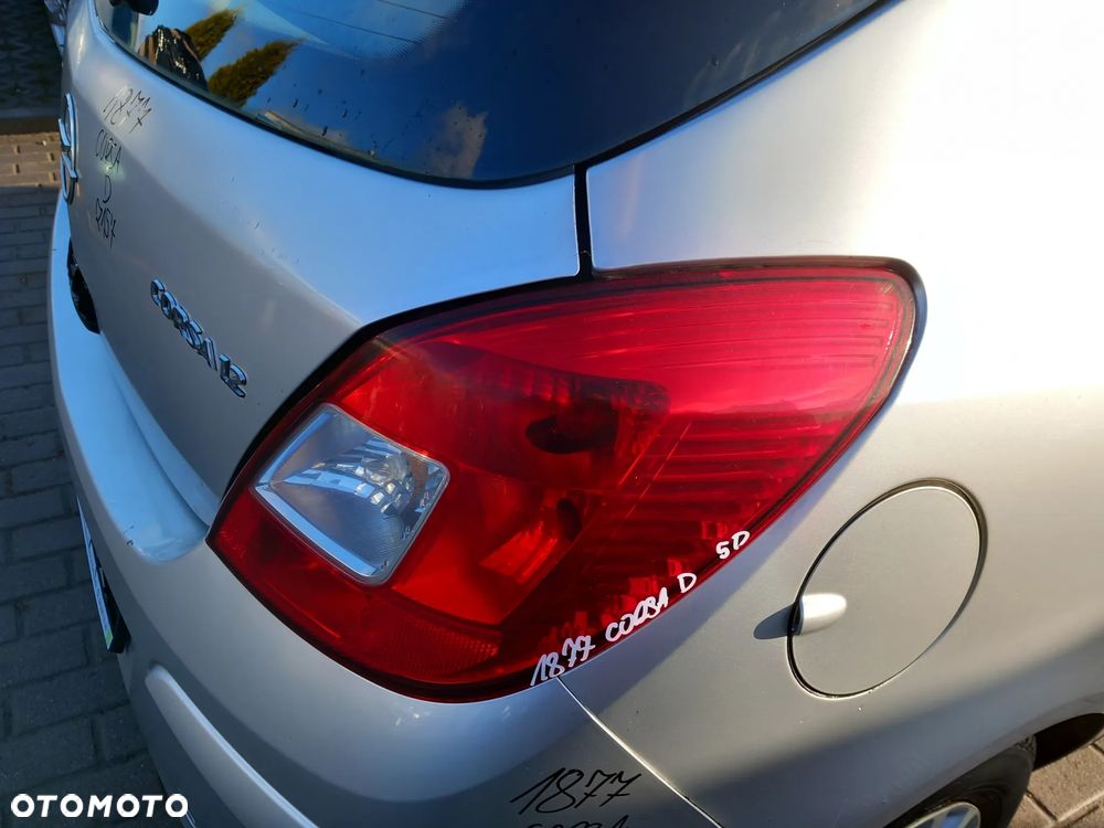 OPEL CORSA D LAMPA PRAWA TYLN PRAWY TYŁ W BŁOTNIK 5DRZWI - 2