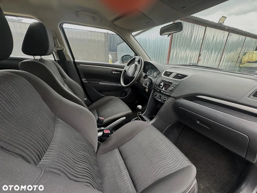 Suzuki Swift - 10
