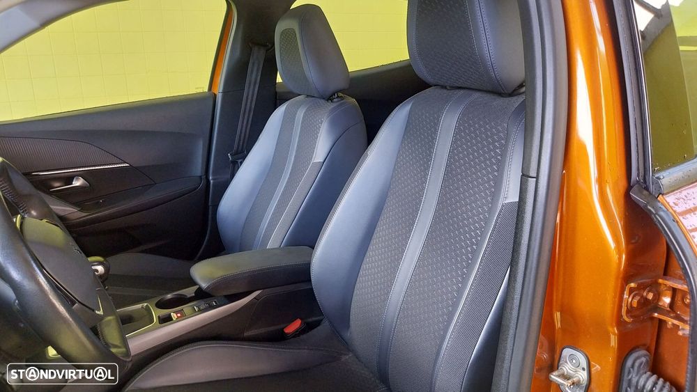 Peugeot 2008 1.2 PureTech Allure - 18