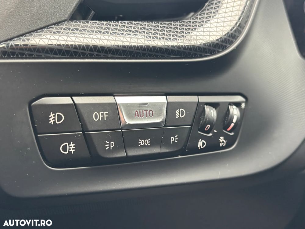 BMW Seria 2 218i Aut. - 30