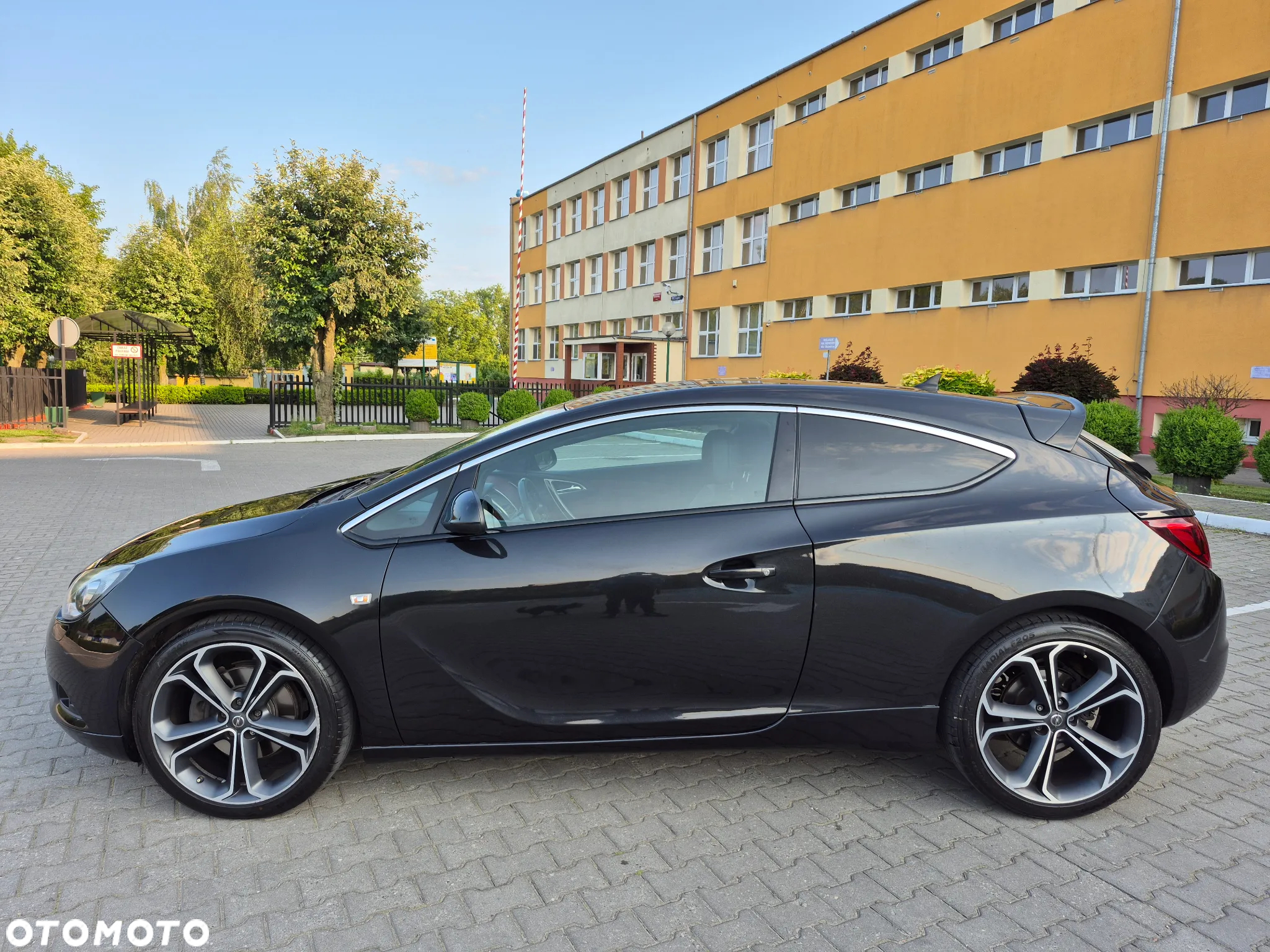 Opel Astra IV GTC 1.6 T Sport - 7