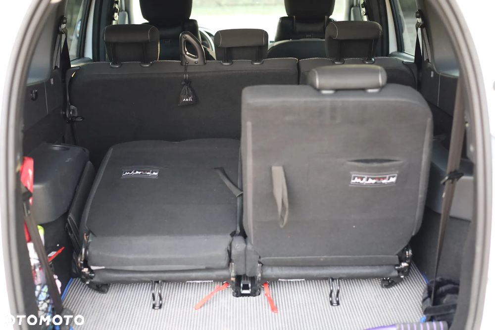Dacia Lodgy 1.6 SCe Stepway S&S - 28
