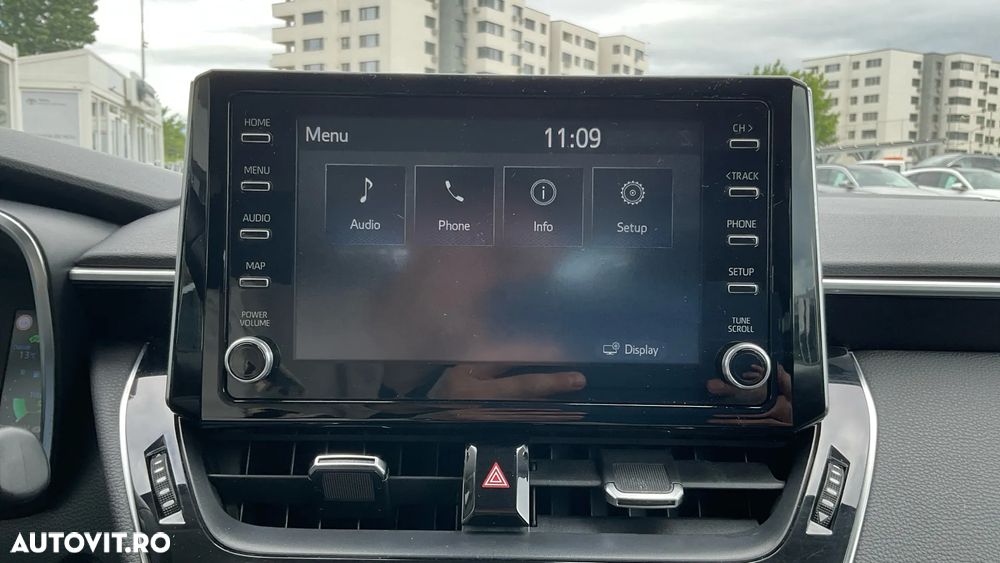 Toyota Corolla 1.8 HSD Business - 30