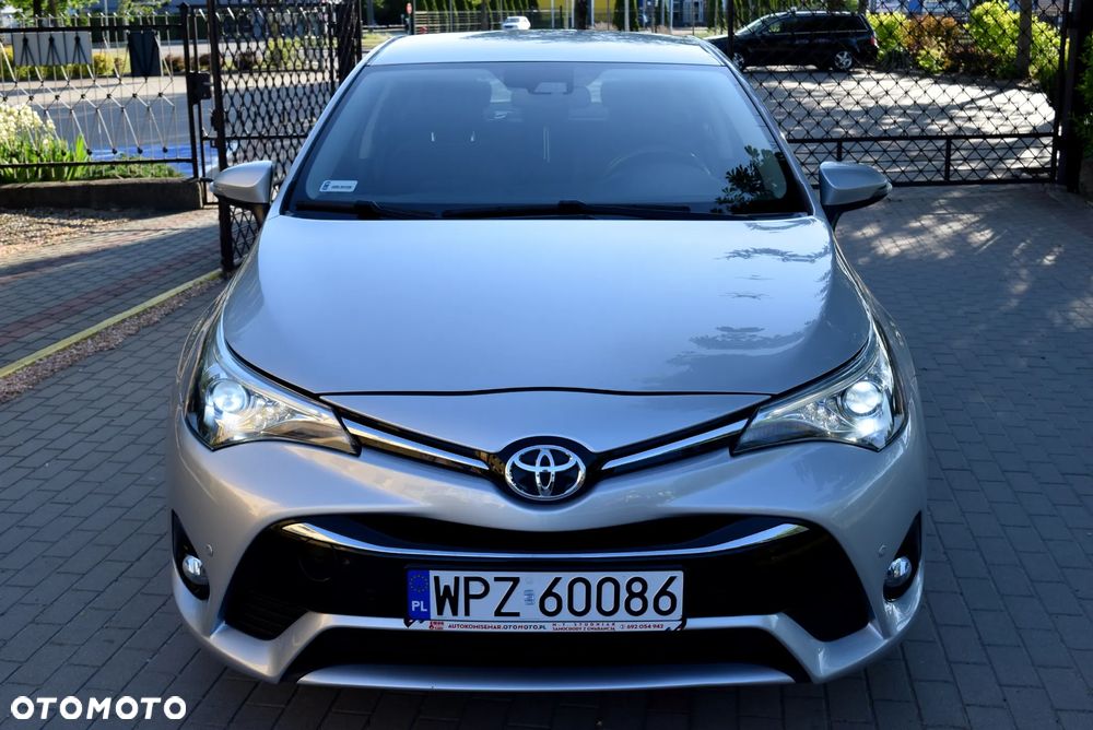Toyota Avensis 2.0 Premium MS - 8