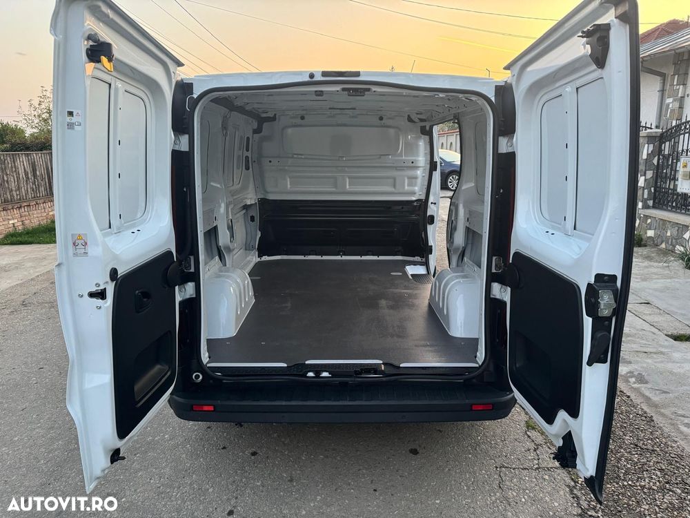 Opel Vivaro L2H1 - 12