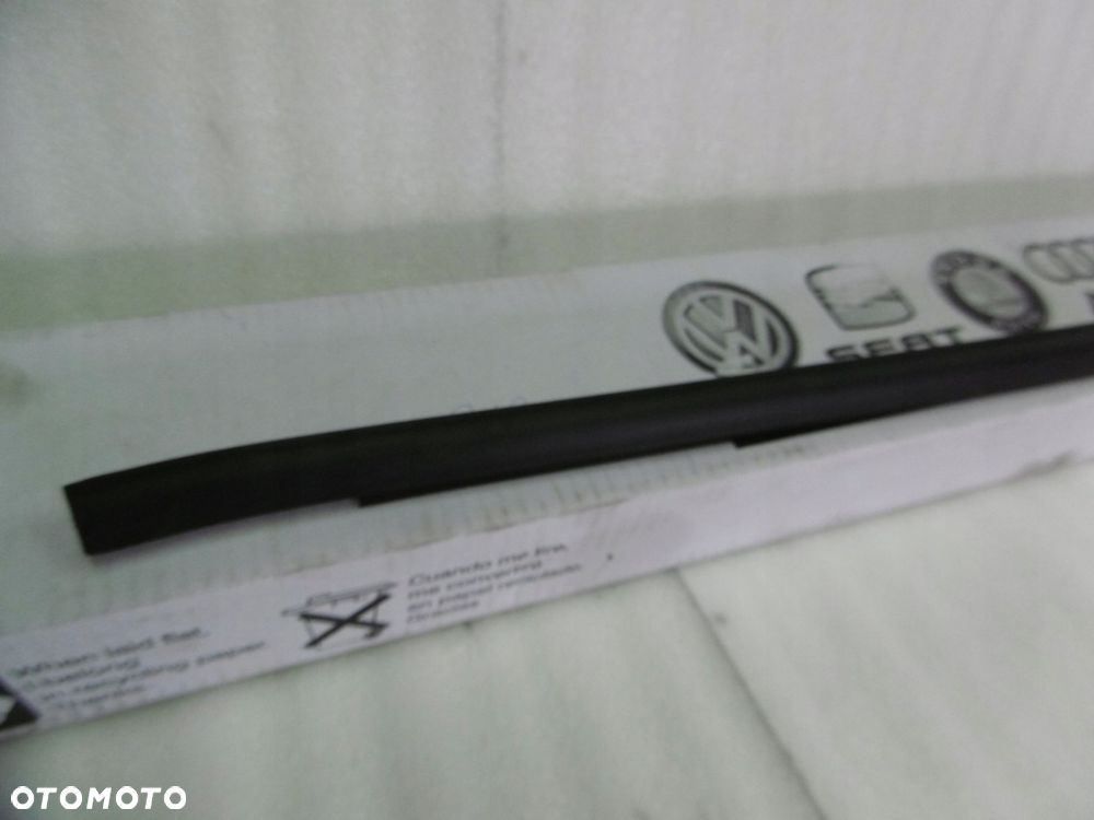 seat altea 5p0 - listwa na drzwi tylne lewe - 2