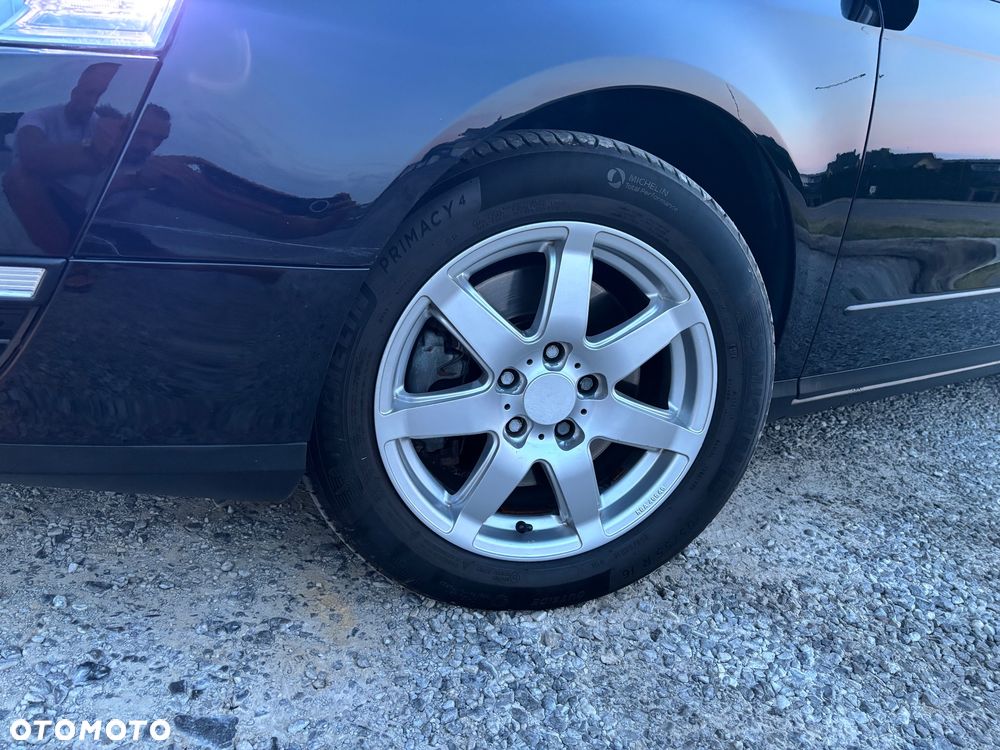 Volkswagen Passat - 20