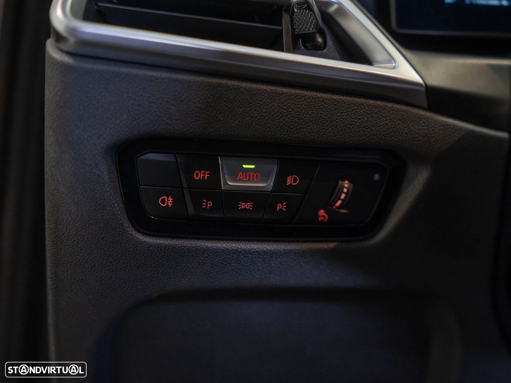 BMW 330 e Pack Desportivo M Auto - 19