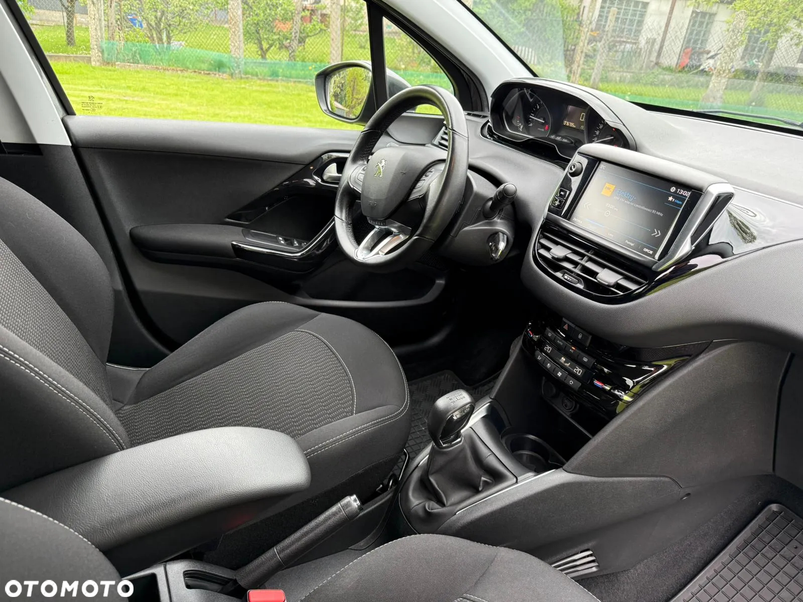 Peugeot 208 1.2 PureTech Style - 16
