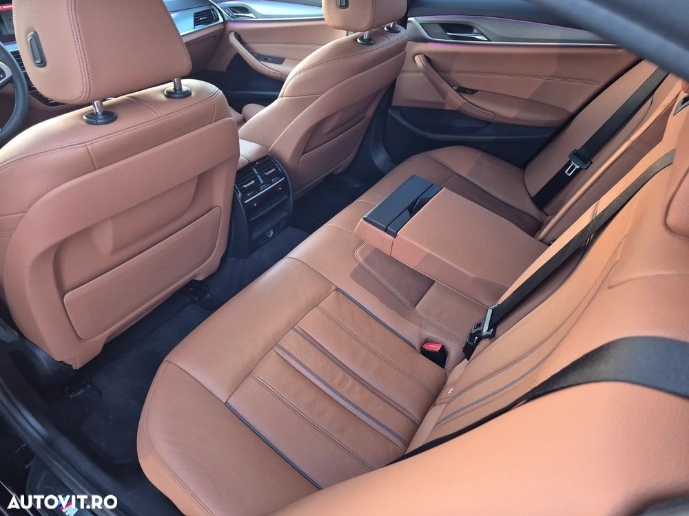 BMW Seria 5 530i xDrive AT - 7