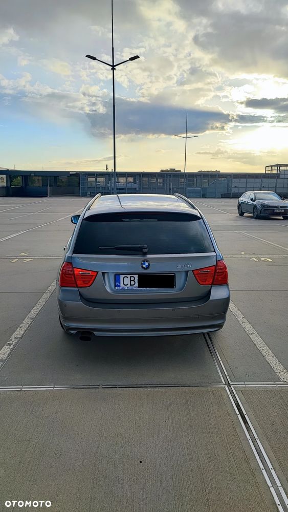 BMW Seria 3 318i - 7