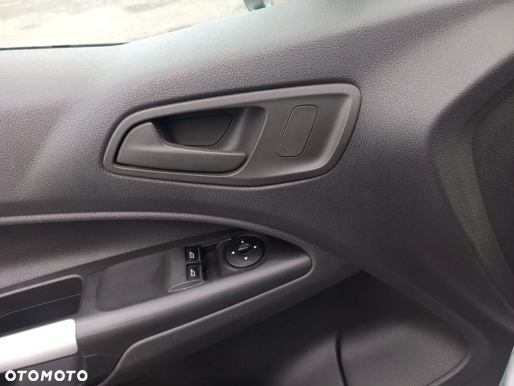 Ford Transit Connect - 28