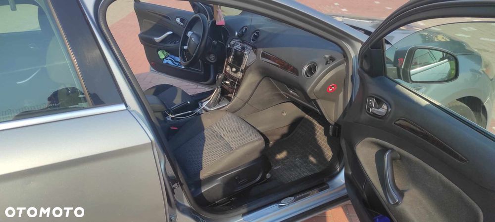 Ford Mondeo 2.0 TDCi Ghia - 8