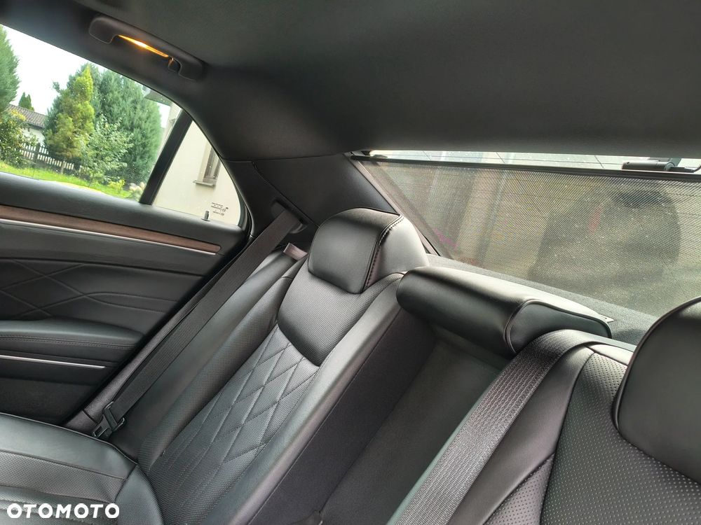 Chrysler 300s - 13