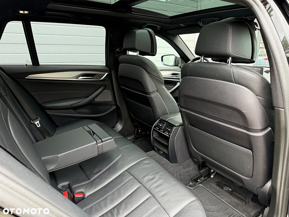 BMW Seria 5 540i xDrive GPF M Sport sport - 13