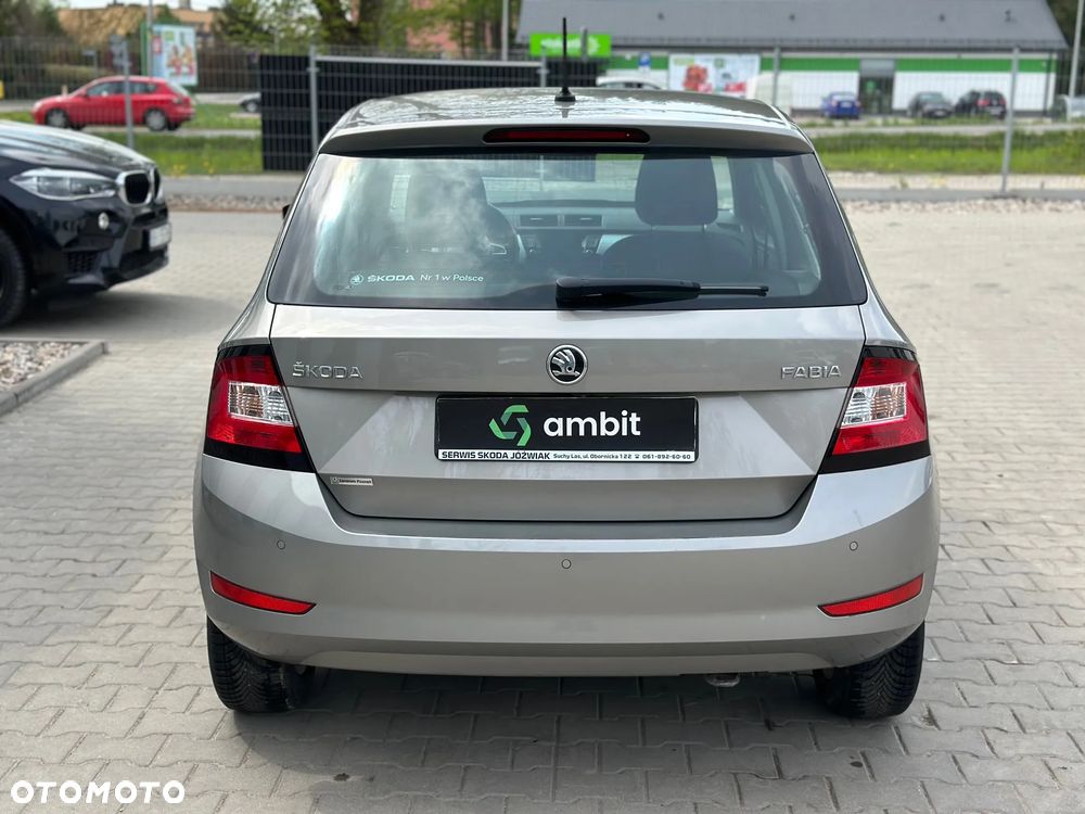 Skoda Fabia - 6