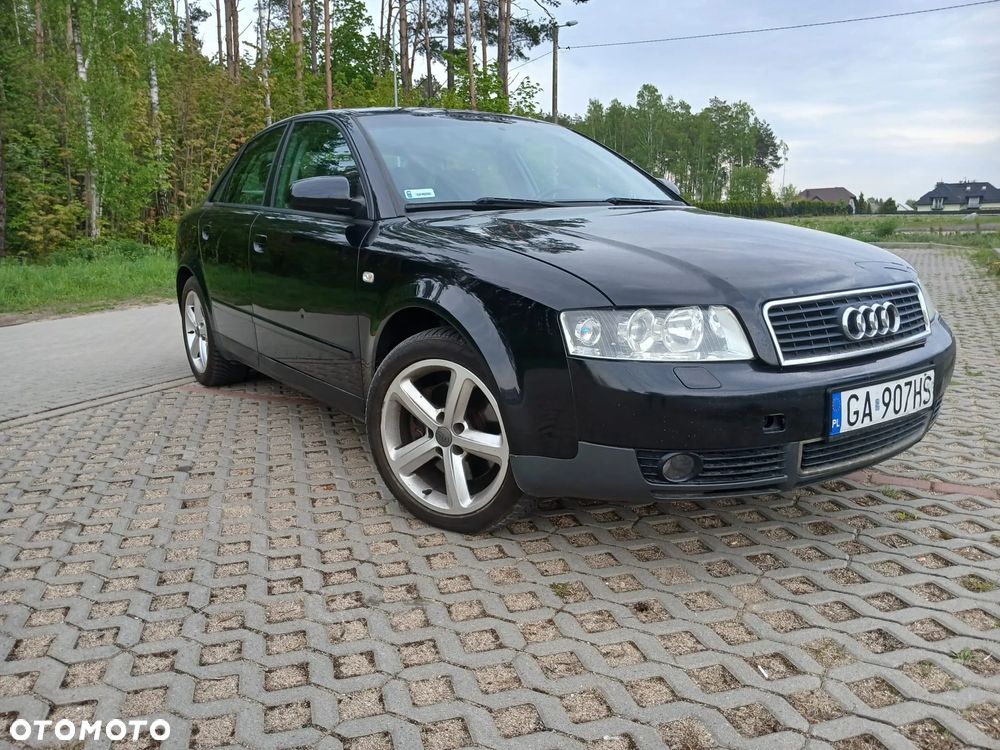 Audi A4 Limousine - 10