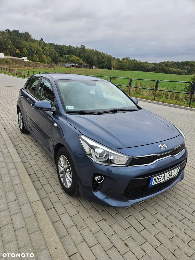 Kia Rio 1.2 L - 1