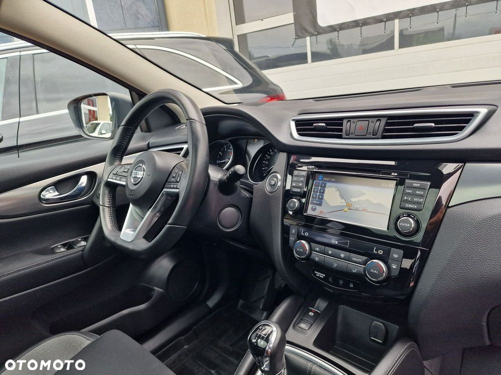 Nissan Qashqai 1.2 DIG-T N-Connecta EU6 - 28