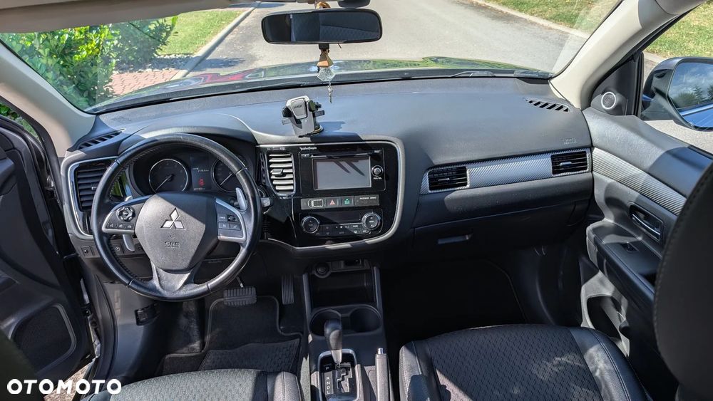 Mitsubishi Outlander 2.0 Intense + 4WD CVT - 10