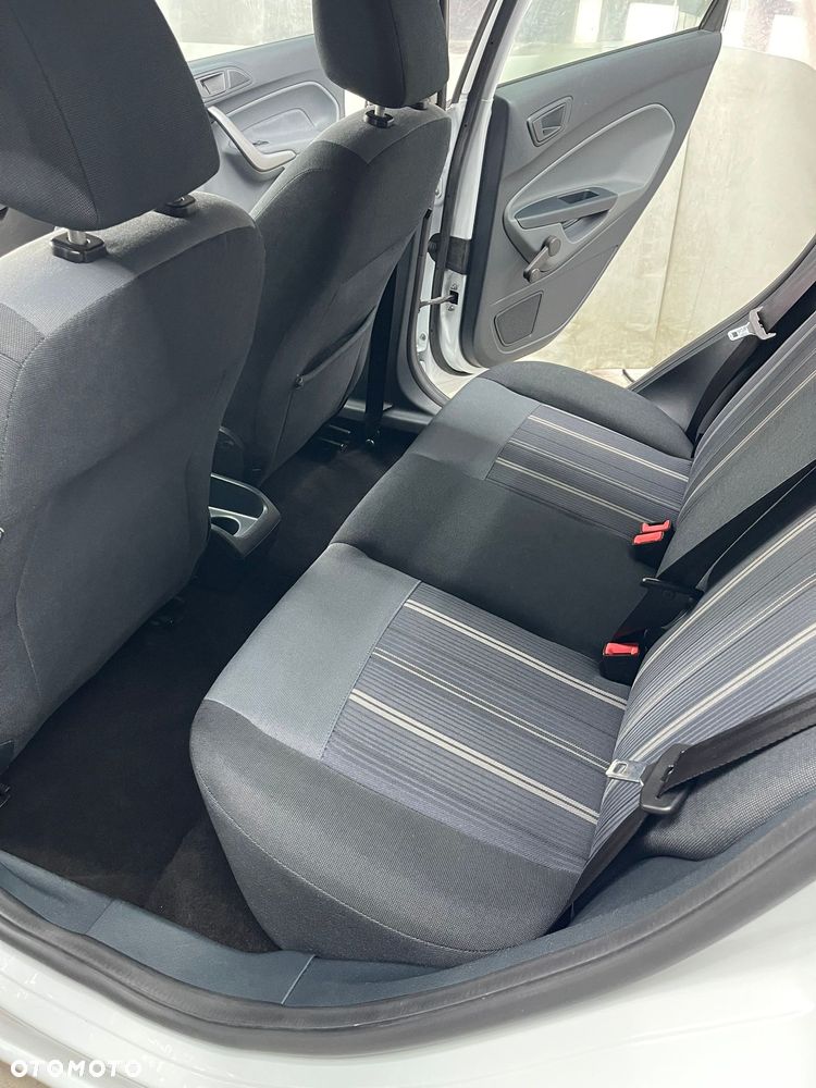 Ford Fiesta 1.25 Champions Edition - 33