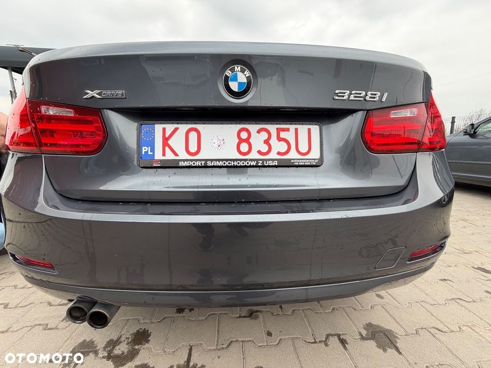 BMW Seria 3 328i xDrive Luxury Line - 27