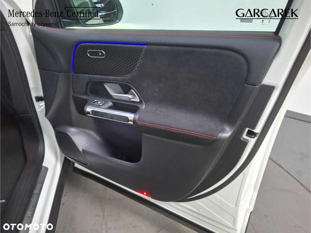 Mercedes-Benz GLB - 26