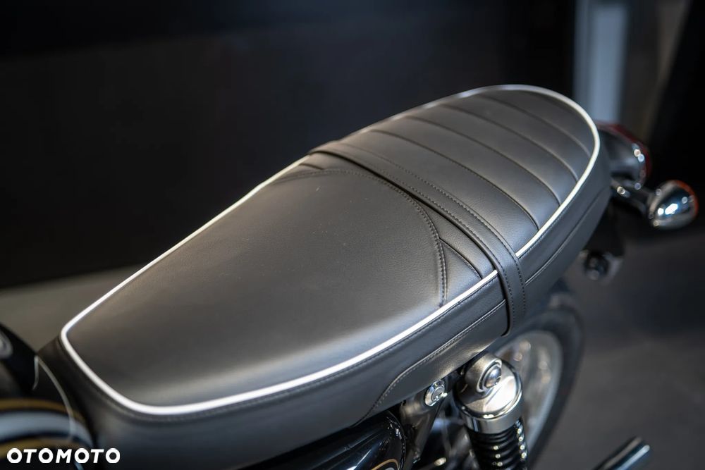 Triumph Bonneville - 20