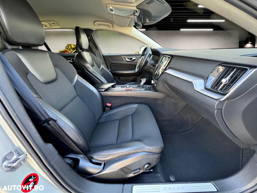 Volvo V60 D4 Momentum Pro - 9