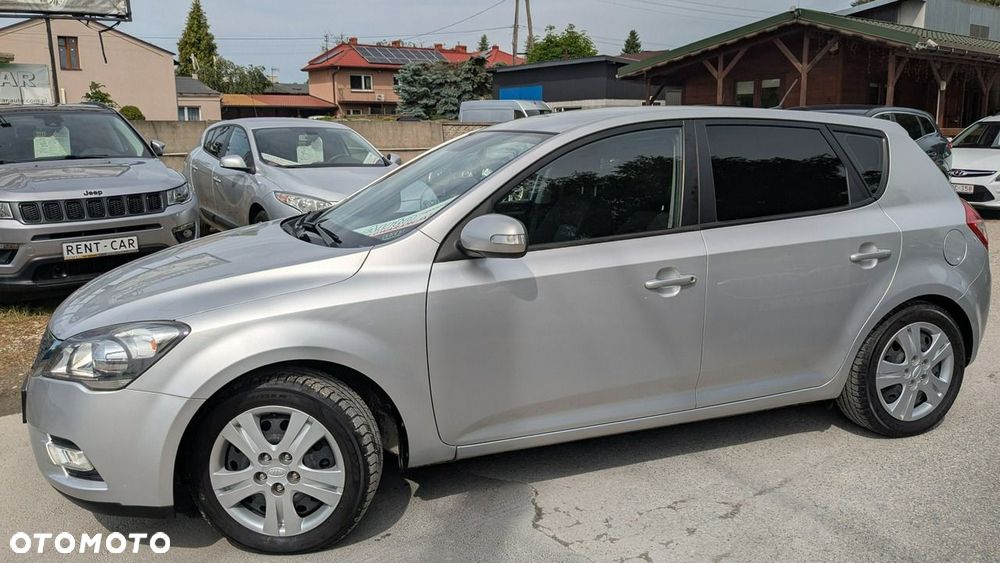 Kia Ceed - 4