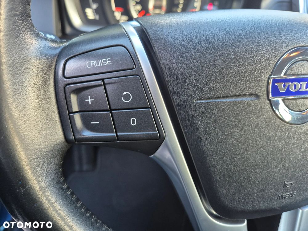 Volvo XC 60 D3 Drive-E Momentum - 22