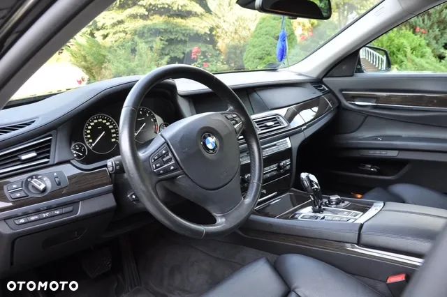 BMW Seria 7 750Li xDrive - 20
