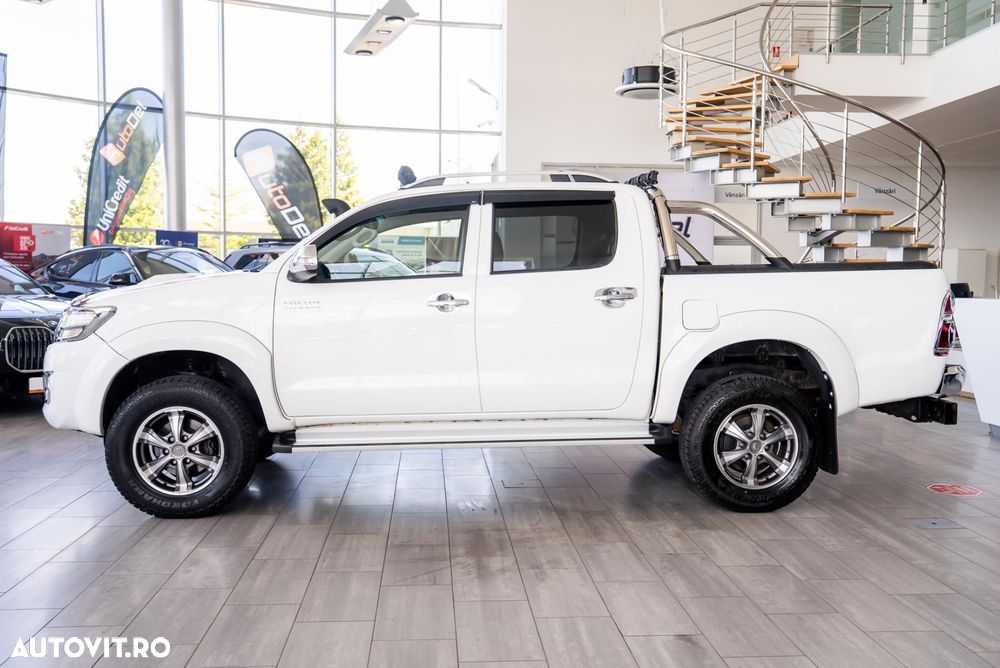 Toyota Hilux 4x4 Double Cab DPF Autm. Executive - 8