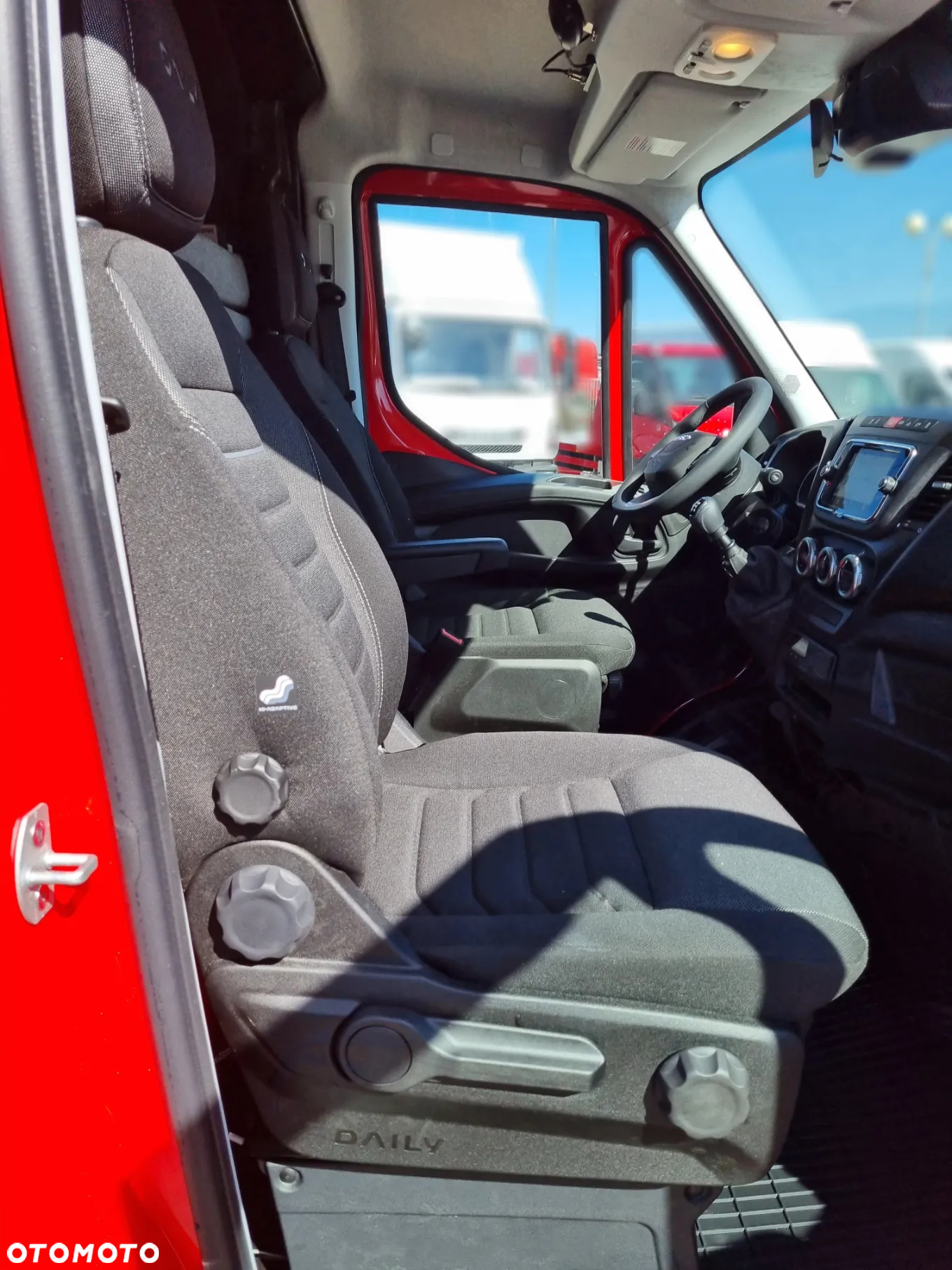 Iveco Daily 35S18 autolaweta z kabina sypialną 3,5 na haku POLMAR - 12