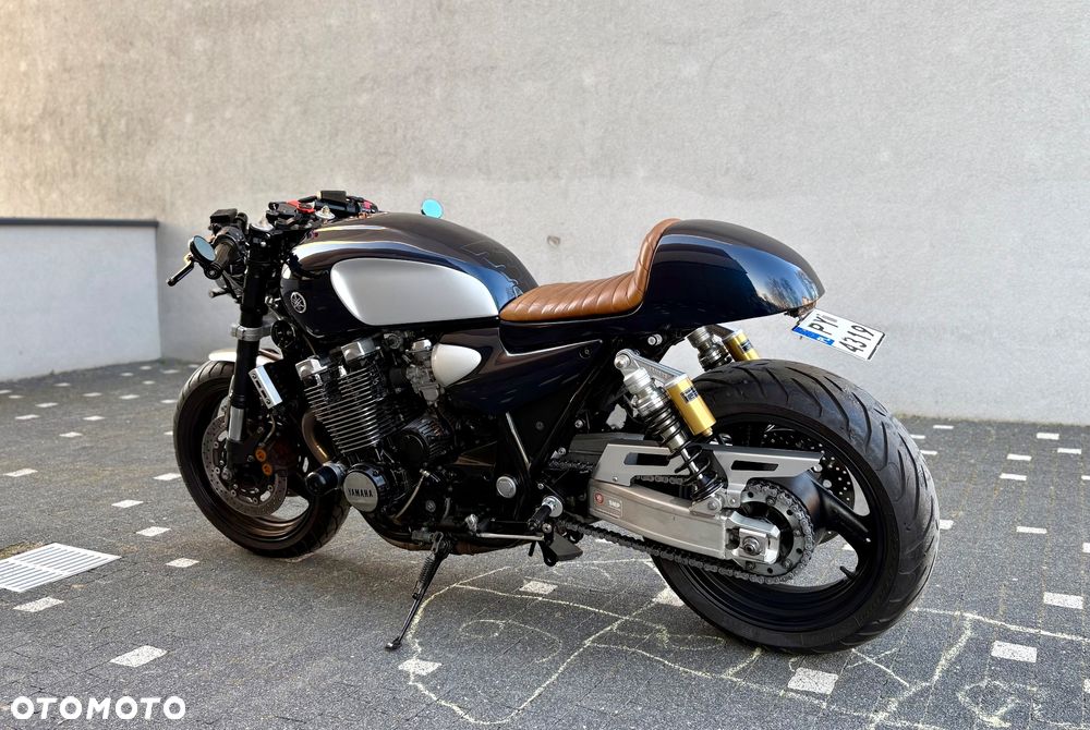Yamaha XJR - 8