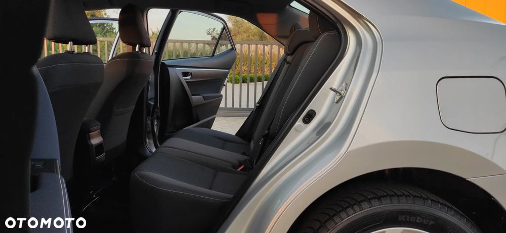 Toyota Corolla 1.6 Comfort - 19