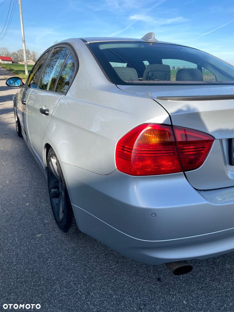 BMW Seria 3 320i - 9