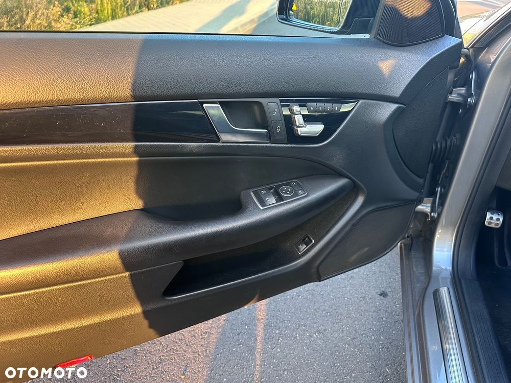 Mercedes-Benz Klasa C 220 CDI DPF Automatik Avantgarde - 14