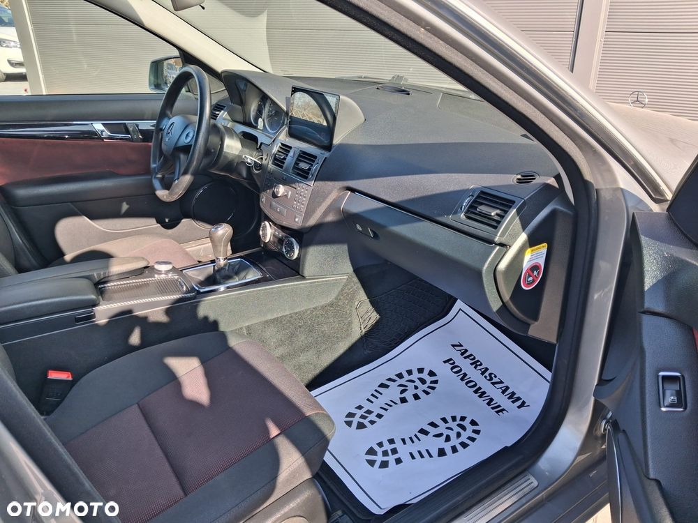 Mercedes-Benz Klasa C 220 CDI DPF (BlueEFFICIENCY) Elegance - 30